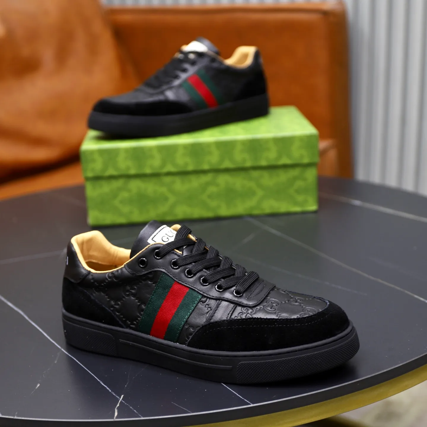 Ex-factory price: 440💰🙅‍♂️🙅‍♂️🙅‍♂️ Brand: GUCCI Standard code: 38-44 (45 customized) Grade: Same as the official website Material: Original leather splicing Comfortable and breathable sheepskin lining Original wear-resistant outsole Style category: Men's fashionable casual shoes Running sneakers Distinguished luxury brand elements Top luxury Color: actual picture color